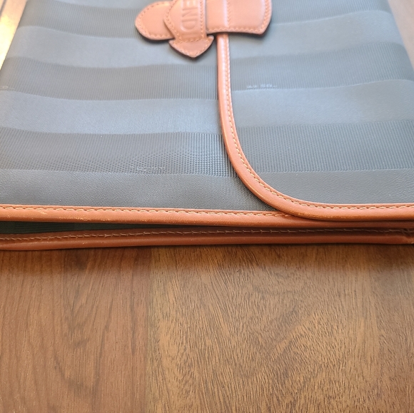 Rare Vintage Fendi Clutch - Picture 8 of 10